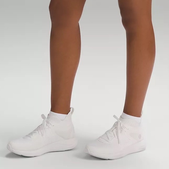 Women's Chargefeel 2 Mid Workout Shoe - Picture 2 of 13